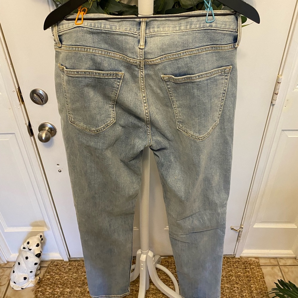Mens Old Navy Slim Light Wash Blue Jeans 32x34 - Picture 2 of 6